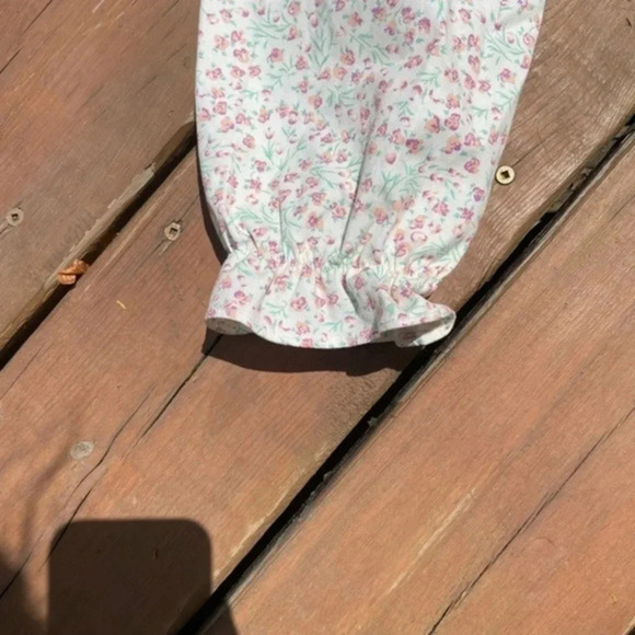 New Love Stuck Floral Hook & Eve Top - Picture 10 of 16